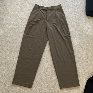 ZARA NWOT Olive green pleated trousers size Large WITH POCKETS!